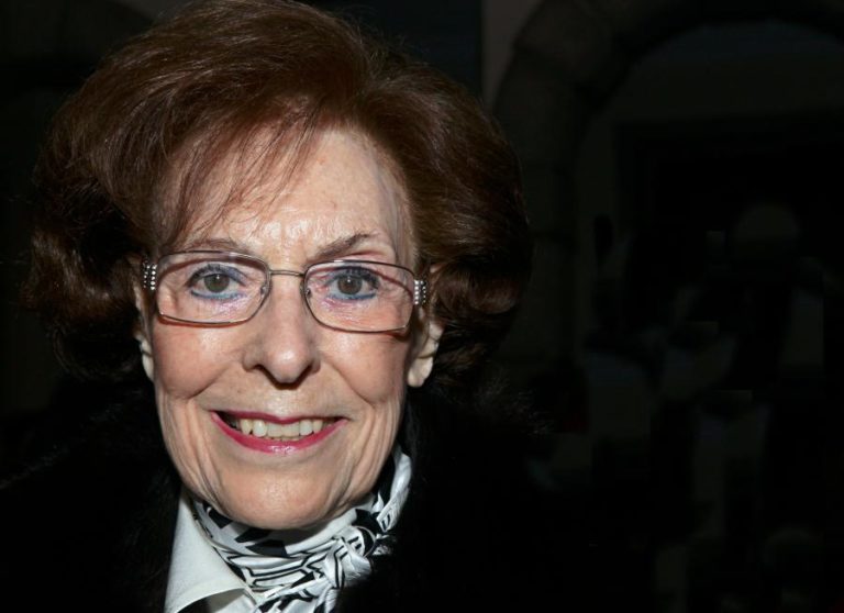 Atriz Carmen Dolores homenageada com nome de rua em Cascais