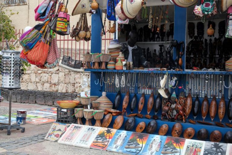 Cabo Verde reforça parceria estratégica na defesa e combate à evasão fiscal com EUA