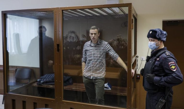 Dezenas de países criticam Rússia pela prisão de opositor do Kremlin Alexei Navalny