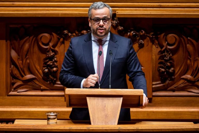 CDS: Gonçalves Pereira deixa Parlamento para se dedicar “ao combate local”