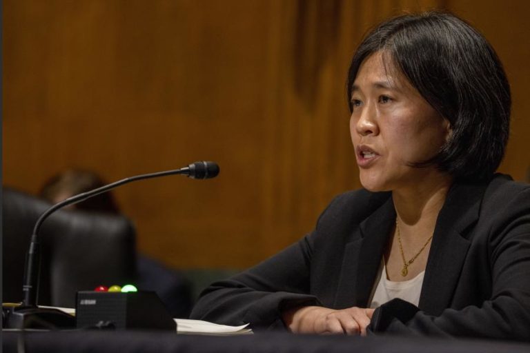 Estados Unidos não devem levantar a curto prazo tarifas impostas à China