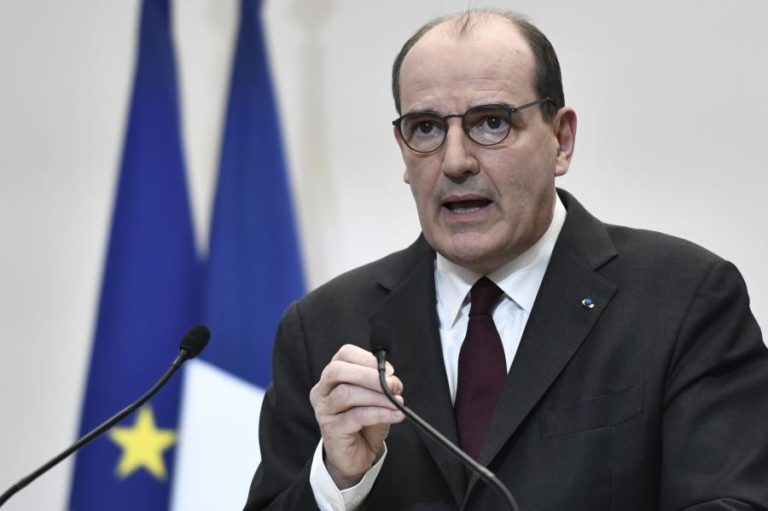 Covid-19: PM francês vai ser vacinado na 6.ª feira com AstraZeneca