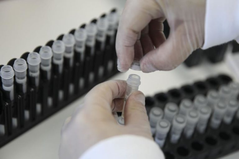 Covid-19: Especialista considera impossível manter o índice Rt abaixo de 1