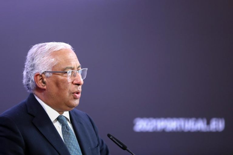 Covid-19: Costa anuncia reabertura “a conta-gotas”