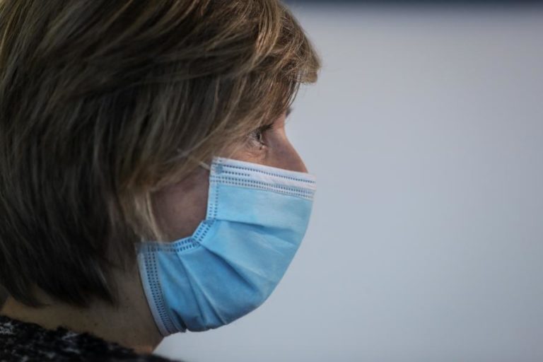 Covid-19/Um ano: Governo reforça compra de vacinas da gripe este ano