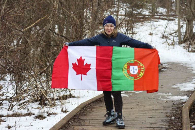 Portuguesa conclui no Evereste aventura para combater desigualdade de género