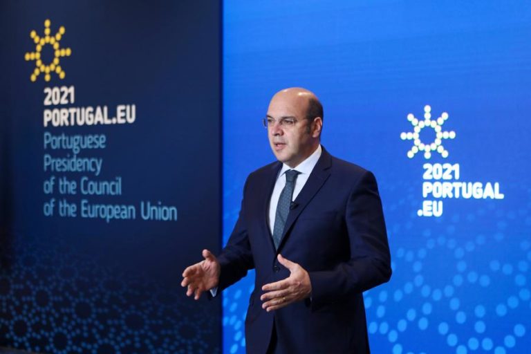 Receitas do leilão do 5G vão ajudar “a acelerar cobertura” de redes em algumas zonas