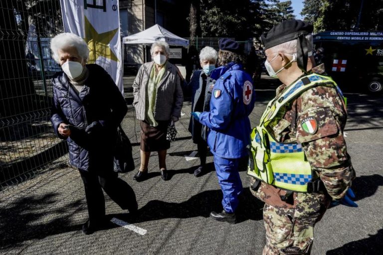 Covid-19: Casos voltam a aumentar em Itália com cerca de 21.000 nas últimas 24 horas