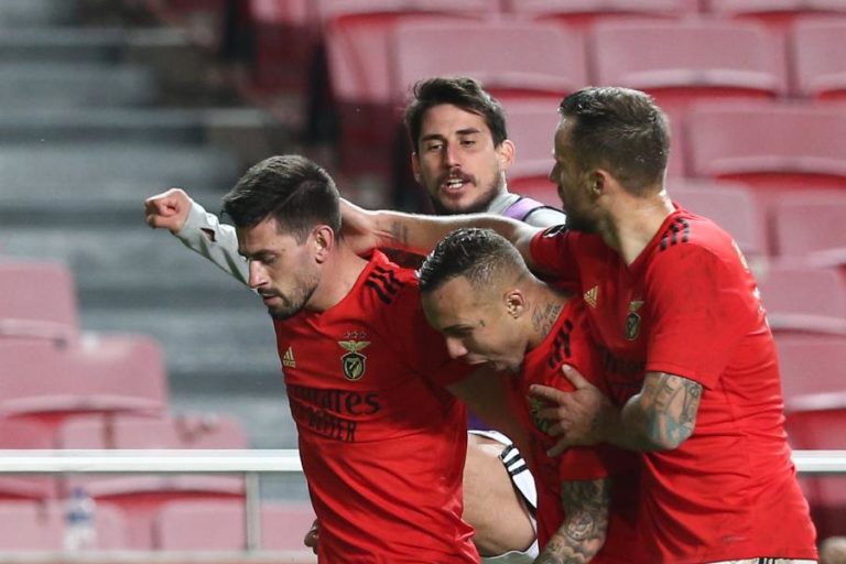 Benfica regressa às vitórias na receção ao Rio Ave
