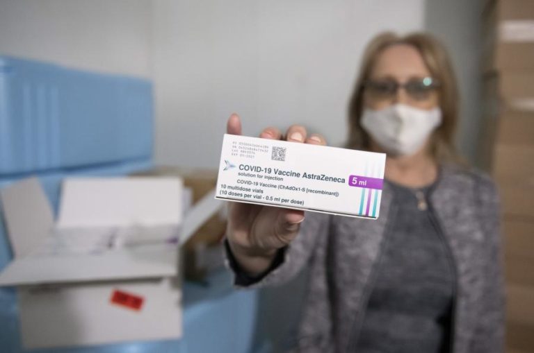 Covid-19: Suécia aprova uso de vacina AstraZeneca para maiores de 65 anos