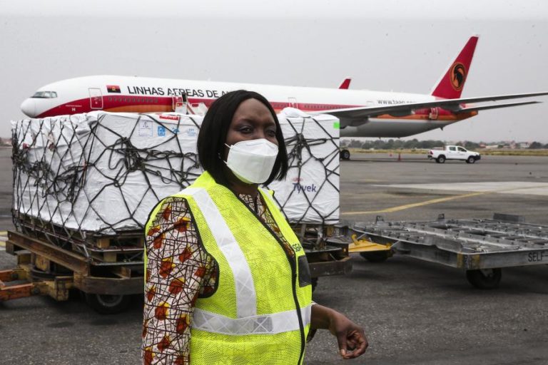 Covid-19: Risco de coagulação sanguínea não é maior em pessoas vacinadas