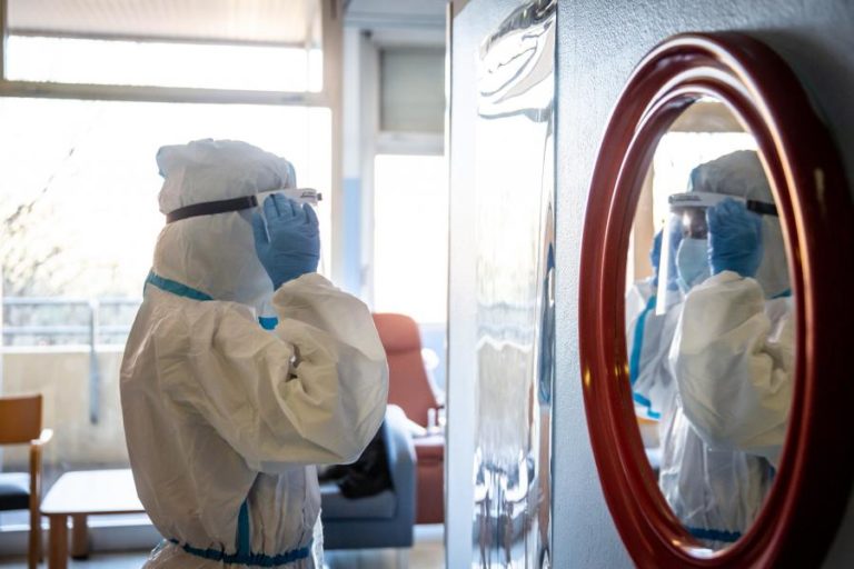 Covid-19: Itália regista aceleração de contágios e supera os três milhões de casos