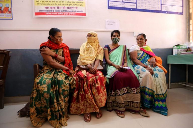 Covid-19: Índia com 100 mortos e 18.711 novos casos