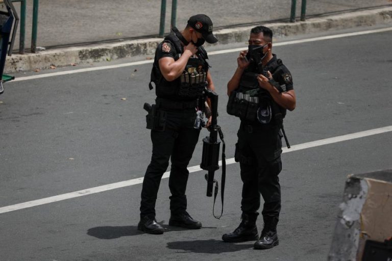 Polícia filipina matou nove pessoas associadas a “grupos terroristas comunistas”