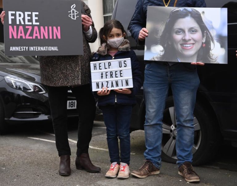 Irano-britânica Nazanin Zaghari-Ratckiffe “vítima de tortura”