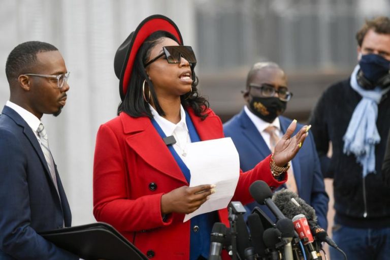 Família de afro-americano George Floyd indemnizada em 22 milhões de euros