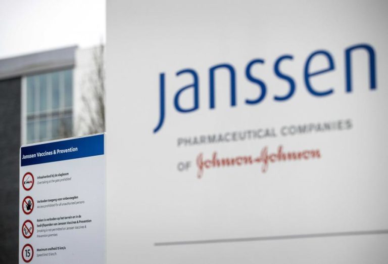 Covid-19: OMS dá ‘luz verde’ à vacina desenvolvida pela Johnson & Johnson