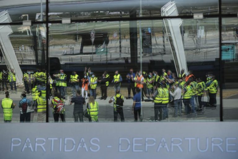 Queda no movimento de passageiros nos aeroportos agrava-se para 79,3% em janeiro