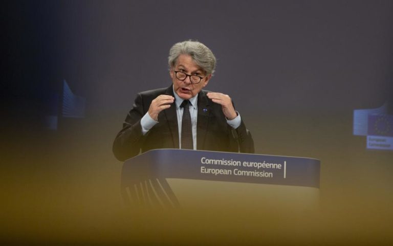 Covid-19: Certificado sanitário europeu deve estar em vigor antes do verão