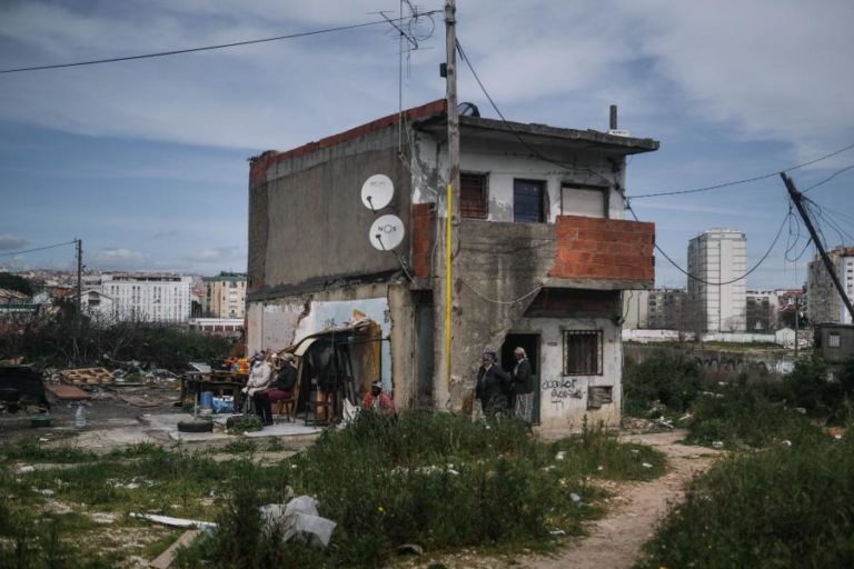 Erradicação do bairro 6 de Maio na Amadora está “na fase final” após duas décadas à espera