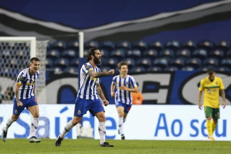 FC Porto vence Paços de Ferreira e sobe ao segundo lugar da I Liga