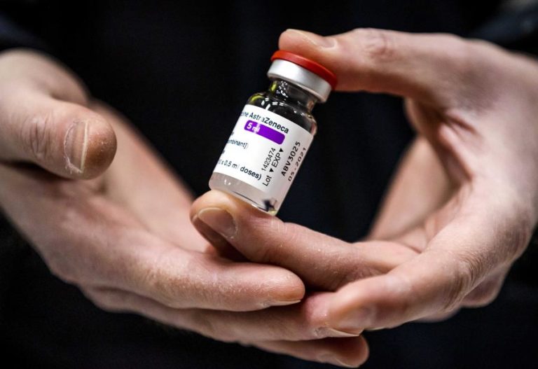 Covid-19: Estados Unidos “emprestam” vacinas da AstraZeneca ao México e Canadá