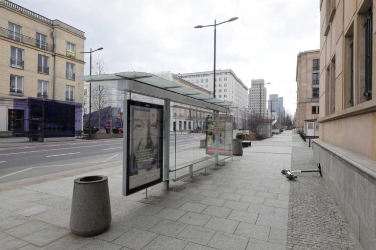 Covid-19: Polónia anuncia confinamento devido a aumento de casos