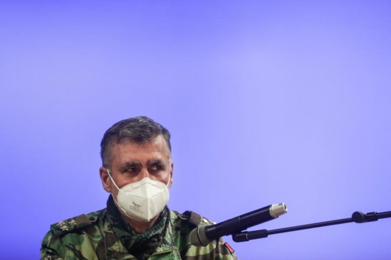 Covid-19: Suspensão da vacina da AstraZeneca atrasa vacinação em duas semanas