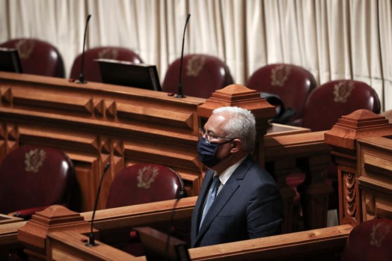 Covid-19: Costa considera esclarecidas dúvidas sobre vacina da AstraZeneca e pede unidade na UE