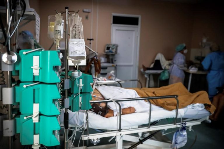 Covid-19: Governo do Brasil propõe ações de emergência por falta de medicamentos
