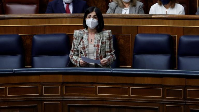 Covid-19: Espanha retoma na próxima semana a vacinação da AstraZeneca — Ministra da Saúde