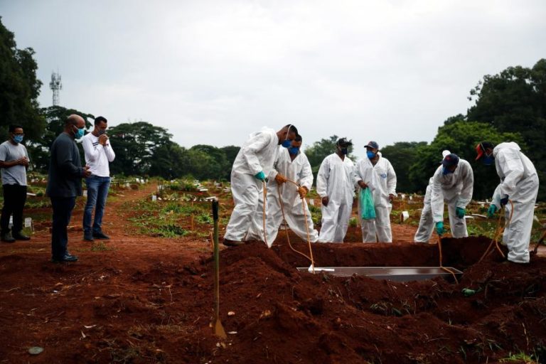 Covid-19: Mais 2.724 mortos e 86.982 infetados em 24 horas no Brasil