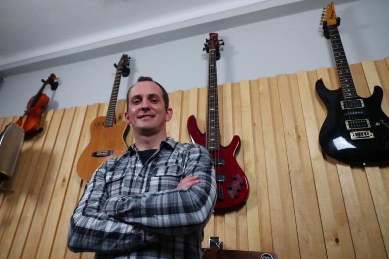 Covid-19: Bailaricos em Évora deram lugar ao isolamento de músicos em estúdio