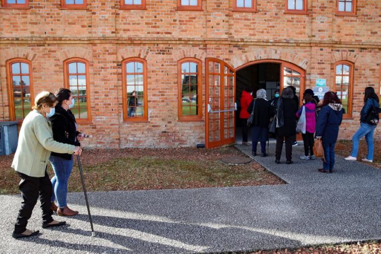 Covid-19: Portugal com seis mortes e 450 novos casos de infeção nas últimas 24 horas