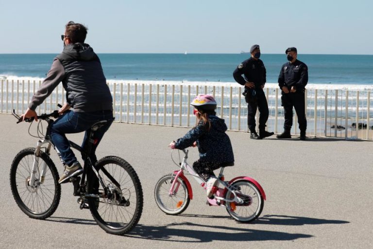 Covid-19: Duplicou percentagem dos que estiveram com  grupos fora do agregado familiar