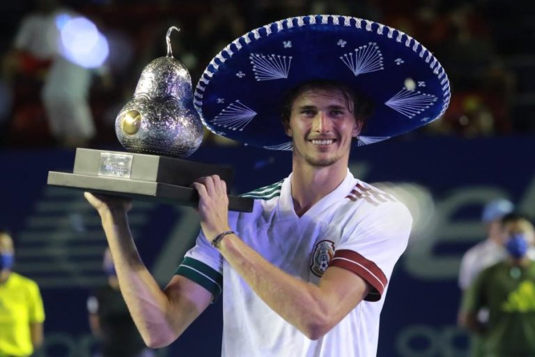 Zverev vence Tsitsipas na final do torneio de Acapulco em ténis