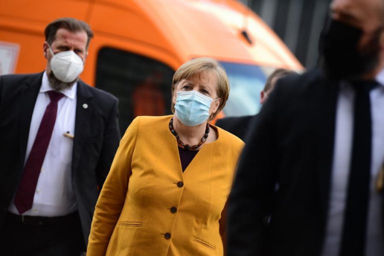 Covid-19: Angela Merkel cancela planos de paralisação na Páscoa e pede desculpas