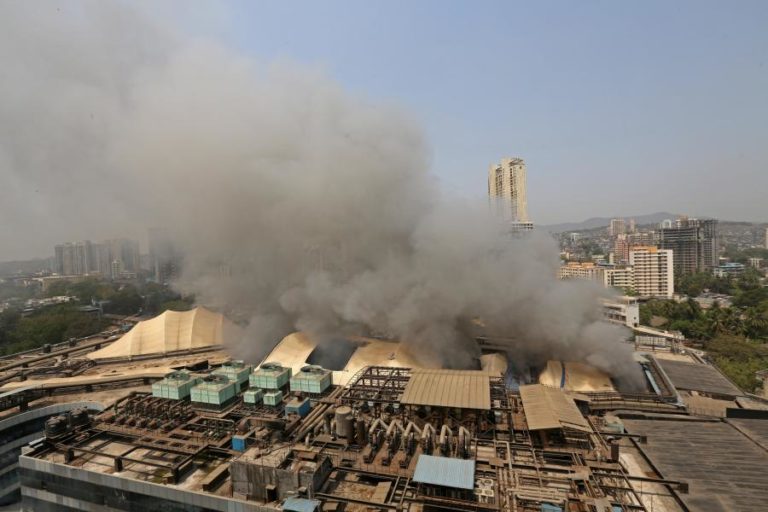 Pelo menos dez mortos em incêndio em hospital para doentes de covid-19 na Índia