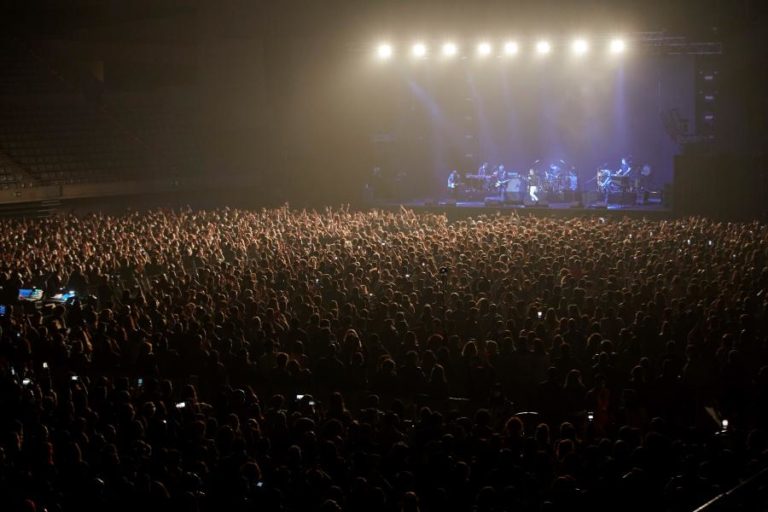 Covid-19: Cinco mil pessoas em concerto em Barcelona após teste
