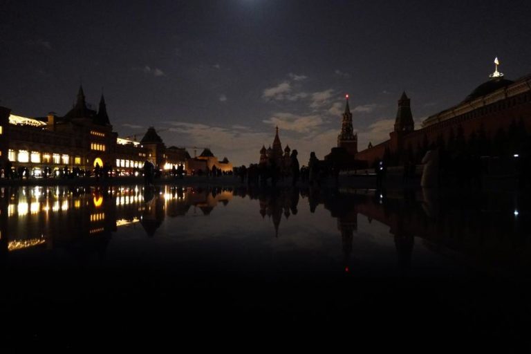 Várias cidades em todo o mundo desligaram as luzes na “Hora do Planeta”