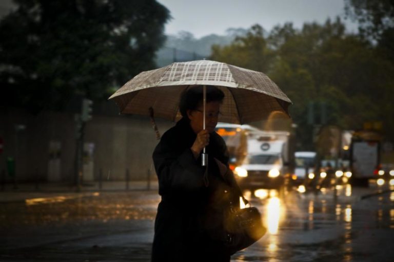 Chuva põe quase todo o território de Portugal continental com aviso amarelo