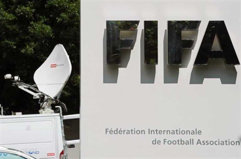 FIFA suspende federações do Chade e do Paquistão