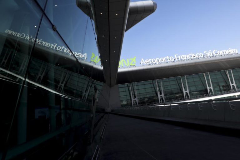Prisão para seis marroquinos que destruíram instalações no aeroporto do Porto