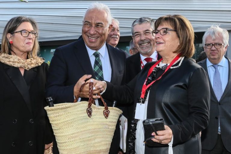 Covid-19: Autarca de Portimão reúne-se de urgência com primeiro-ministro