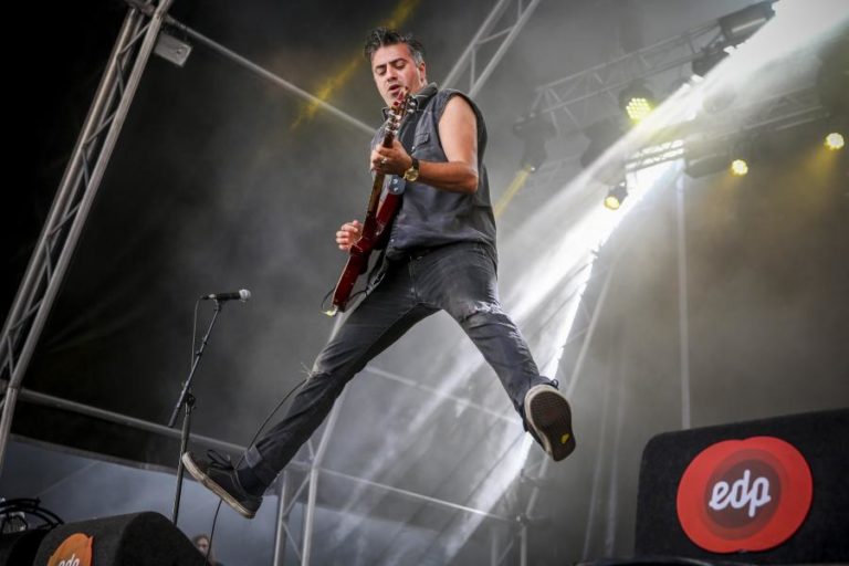 Victor Torpedo lança quinto álbum a solo “Punk/Pop and Soft Rage”