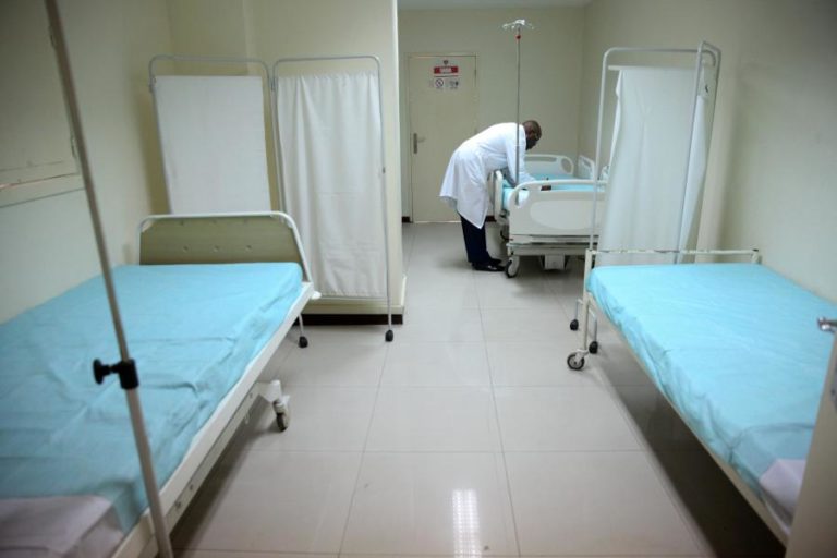 Trabalhadores de hospital angolano em greve “exigem” ajuste salarial e melhores condições