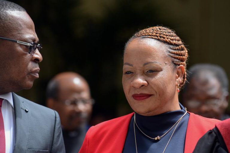 Moçambique/Ataques: Ministra da Justiça defende tribunais específicos para julgar crimes de guerra