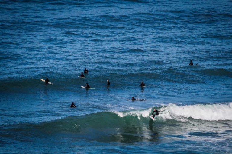 Afonso Antunes e Carolina Mendes vencem no arranque da Liga portuguesa de surf