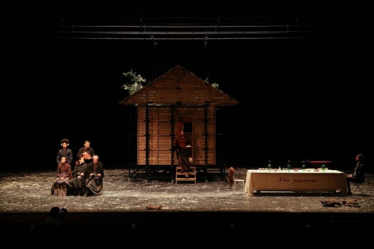 “Catarina e a beleza de matar fascistas” na reabertura do Teatro D. Maria II