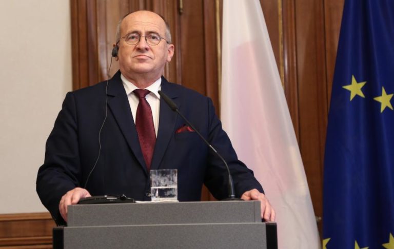 Chefe da diplomacia polaca visita Kiev a título “urgente” perante “ameaça” russa